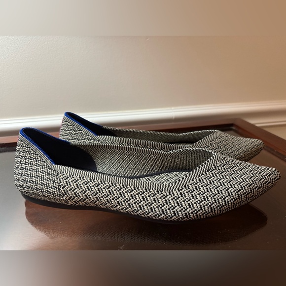 Rothy's Classic Black and Tan Woven Pointed Patterned Flats - Great Condition! - Picture 4 of 11